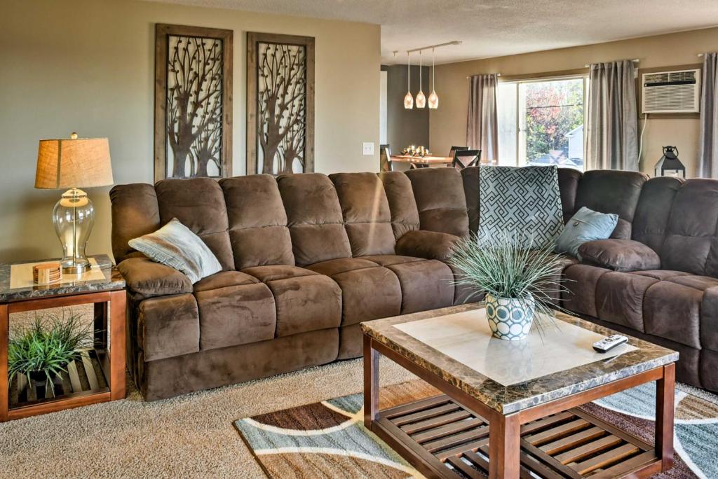 East Tawas Apartment Near Lake Huron and Downtown! - main image