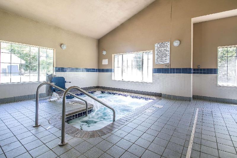 Quality Inn & Suites East Troy - image 4