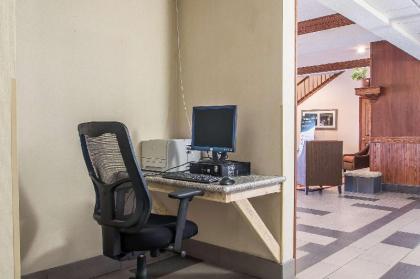 Quality Inn & Suites East Troy - image 8
