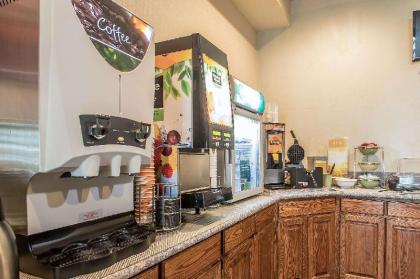 Quality Inn & Suites East Troy - image 9