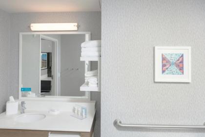 Hampton Inn Easton - image 10