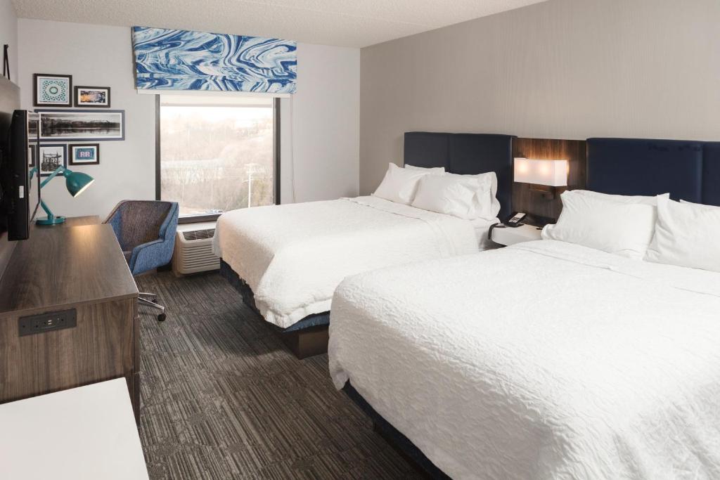 Hampton Inn Easton - image 2