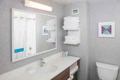 Hampton Inn Easton - image 4