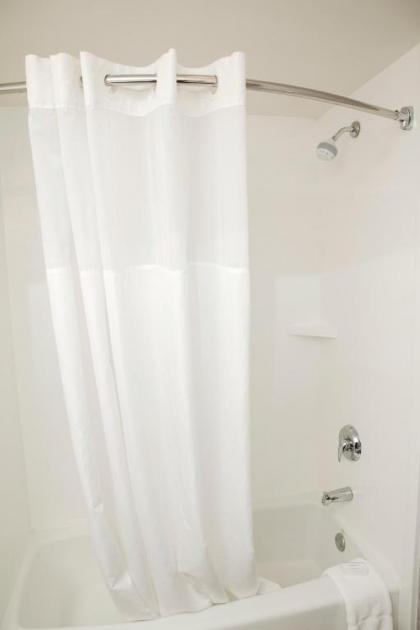 Hampton Inn Easton - image 5