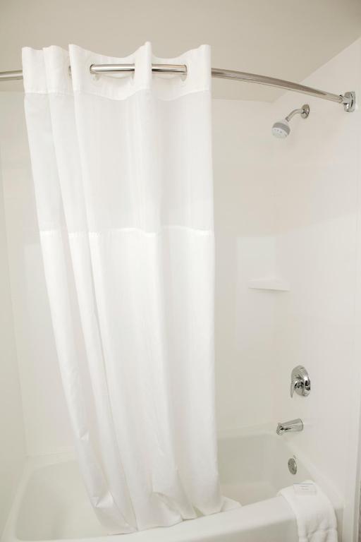 Hampton Inn Easton - image 5