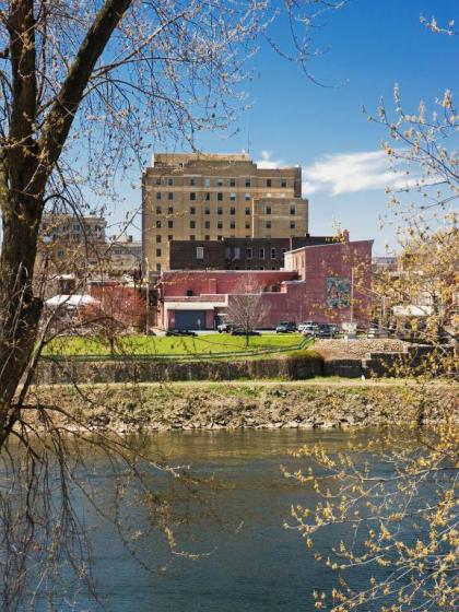 Grand Eastonian Hotel & Suites Easton - image 14