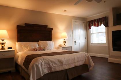 The Oaks Waterfront Inn - image 11