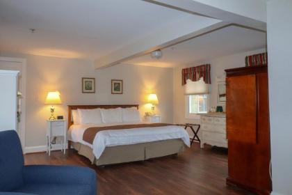 The Oaks Waterfront Inn - image 9