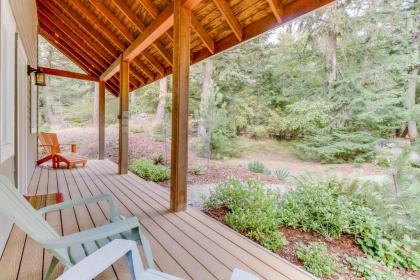 Whispering Pines Retreat - image 4