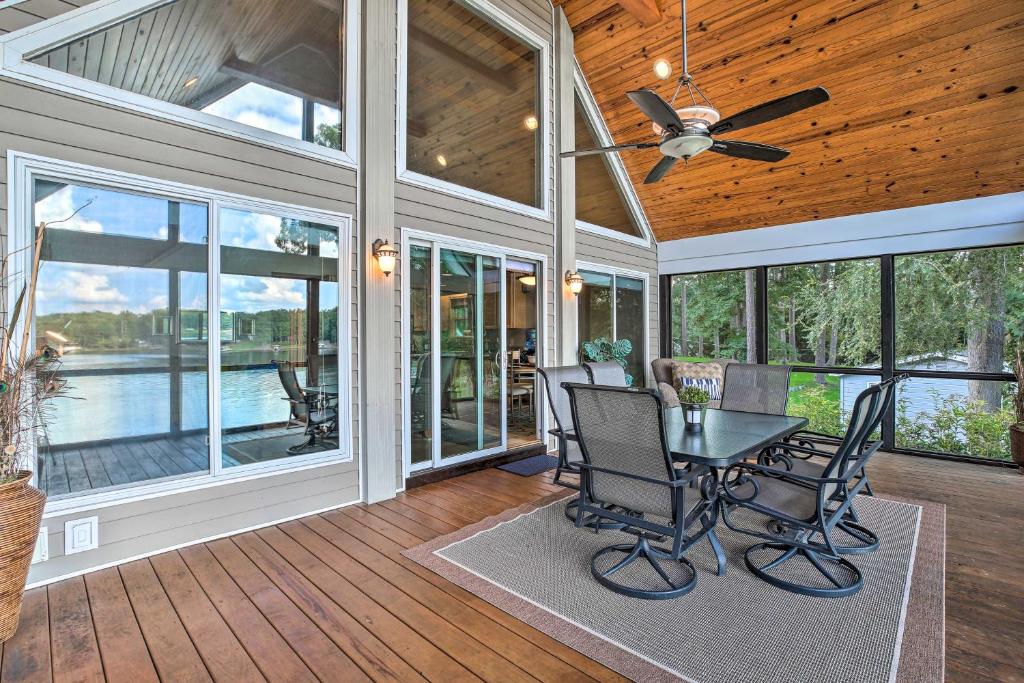Upscale Lake Living Private Dock and Beach! - image 4