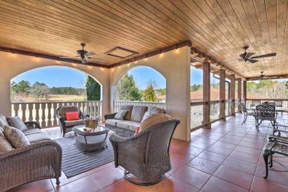 Charming Lake Oconee Condo with Shared Balcony! - image 3