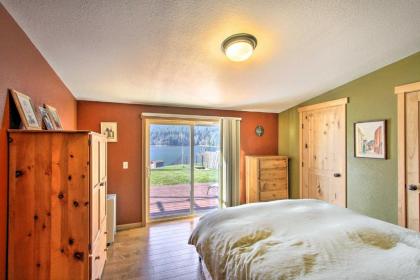 Lakefront Cabin with Stunning Mountain Views and Dock! - image 10