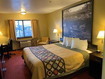 Super 8 by Wyndham Eau Claire WI - image 9