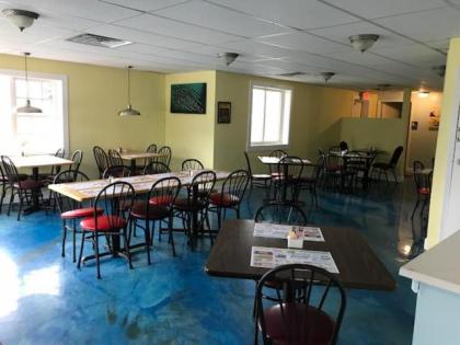 Lake Inn - image 11