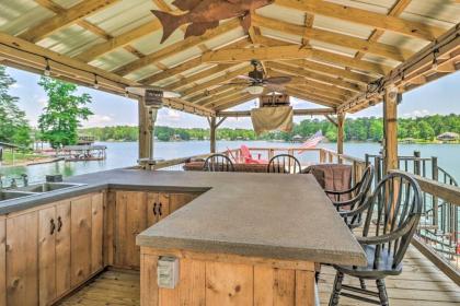 Lake Martin Cabin with Luxury Dock and Kayaks! - image 10