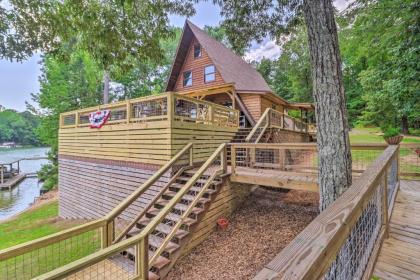 Lake Martin Cabin with Luxury Dock and Kayaks! - image 11