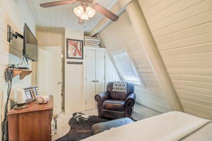 Lake Martin Cabin with Luxury Dock and Kayaks! - image 2