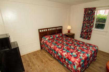 Coach House Inn - image 14