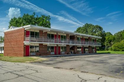 Coach House Inn - image 7