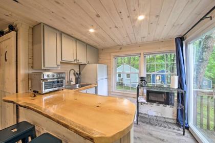 Idyllic Edgecomb Forest Studio with Balcony Maine