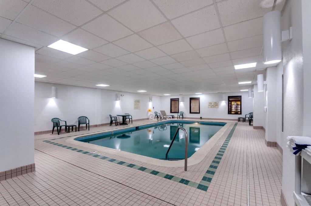 Quality Inn & Suites Bel Air I-95 Exit 77A - image 5