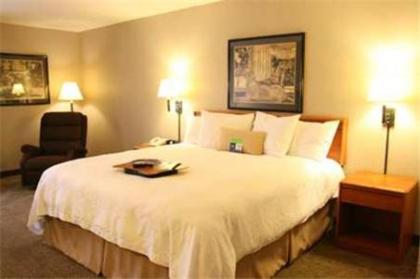 Hampton Inn Columbus/Taylorsville - image 14
