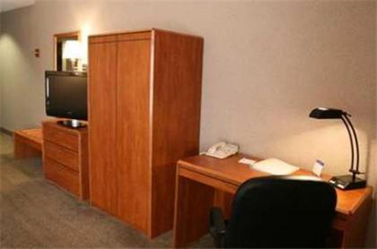 Hampton Inn Columbus/Taylorsville - image 15