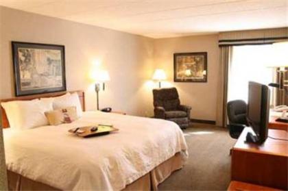 Hampton Inn Columbus/Taylorsville - image 6