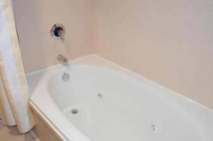 Hilton Garden Inn Columbus Edinburgh - image 10