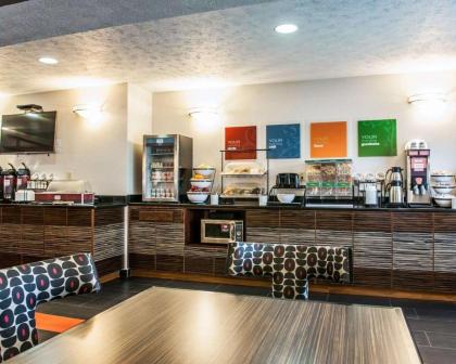 Comfort Inn Near Indiana Premium Outlets - image 2