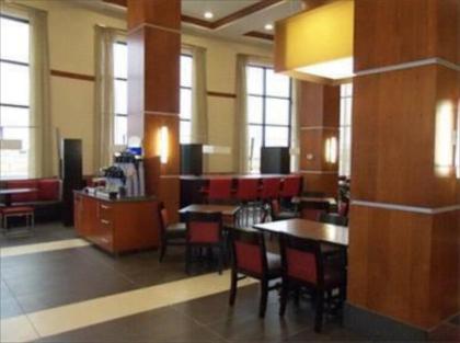 Holiday Inn Express Hotel And Suites Columbus Edinburgh - image 14