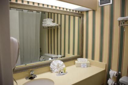 E Hotel Banquet & Conference Center - image 5