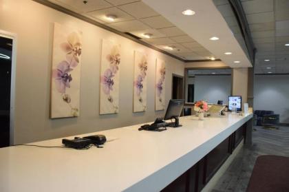 E Hotel Banquet & Conference Center - image 8