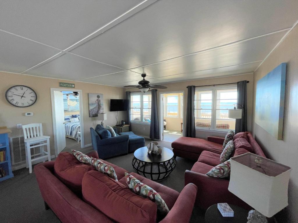 Beach Retreat - image 3