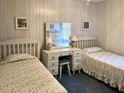 Janet's Blue Haven - image 8