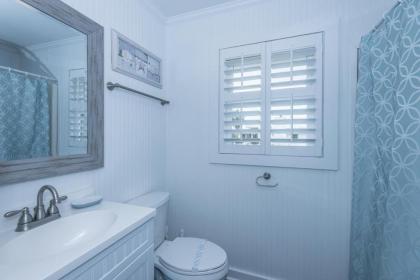 Sutton House - image 11