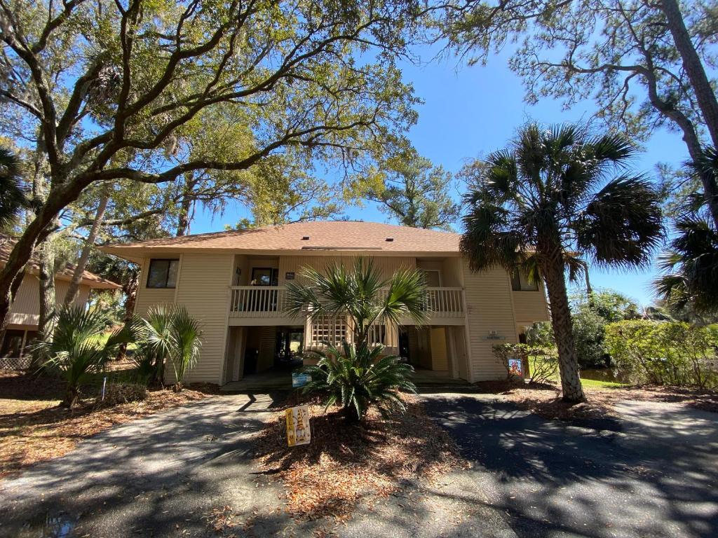 Club Cottage 825 - main image