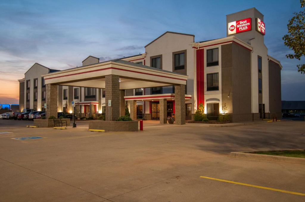 Best Western PLUS Memorial Inn - main image