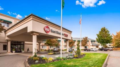 Best Western Plus Edmonds Harbor Inn - image 1