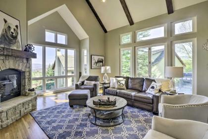 All-Season Cordillera Home with Golf View and Hot Tub!