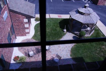 Country Hearth Inn & Suites Edwardsville - image 11