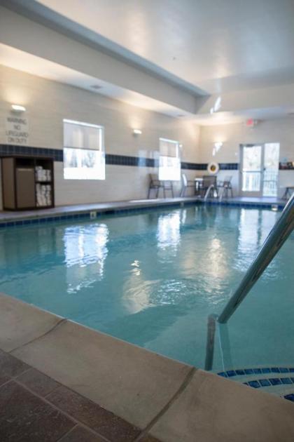 Holiday Inn Express and Suites Edwardsville an IHG Hotel - image 8