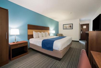 Ramada by Wyndham Effingham - image 14