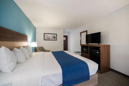 Ramada by Wyndham Effingham - image 15
