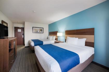 Ramada by Wyndham Effingham - image 4