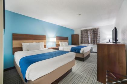 Ramada by Wyndham Effingham - image 6