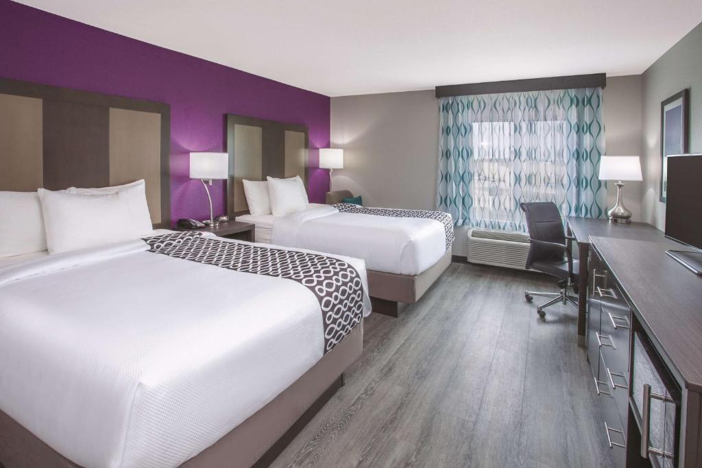 La Quinta by Wyndham Effingham - image 4