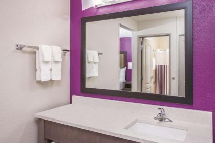 La Quinta by Wyndham Effingham - image 5