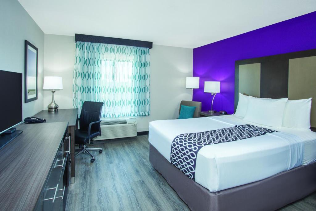 La Quinta by Wyndham Effingham - image 7
