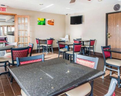 Quality Inn Effingham - image 8